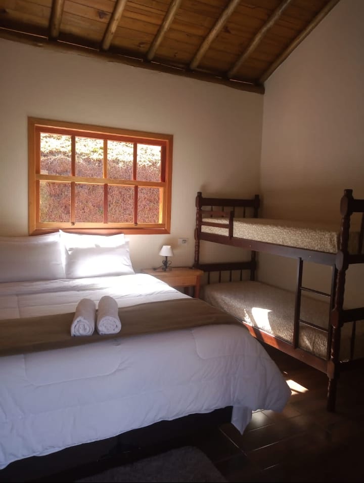 Cama de casal e beliche